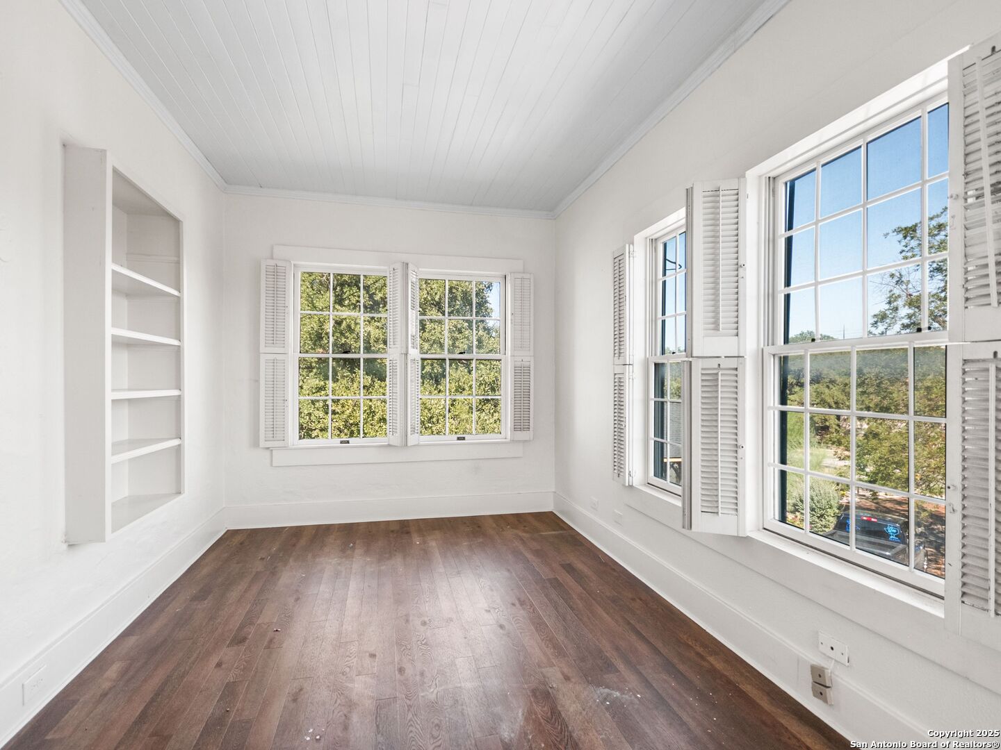 235 E Huisache Avenue #1202