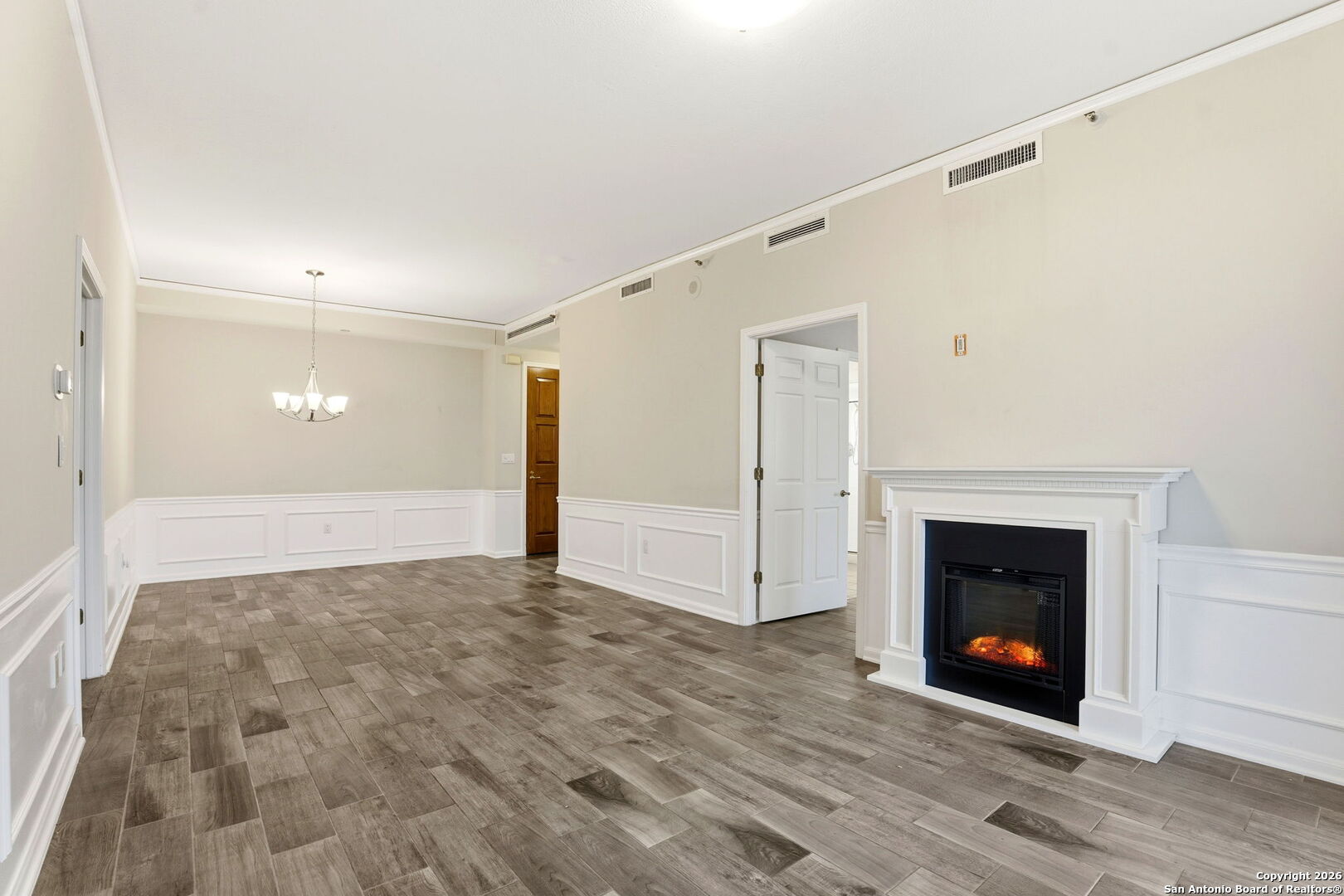 1 Towers Park Ln 1007