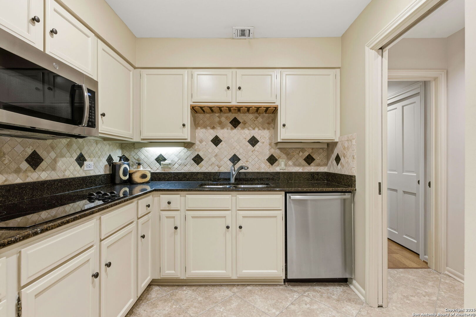 4001 N. New Braunfels APT 1206A