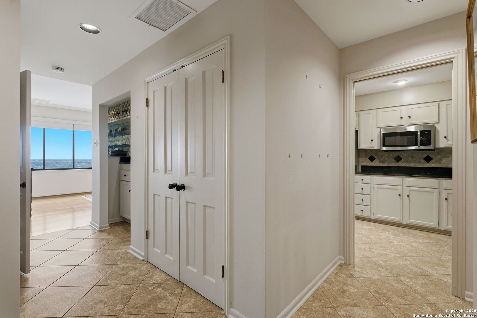 4001 N. New Braunfels APT 1206A