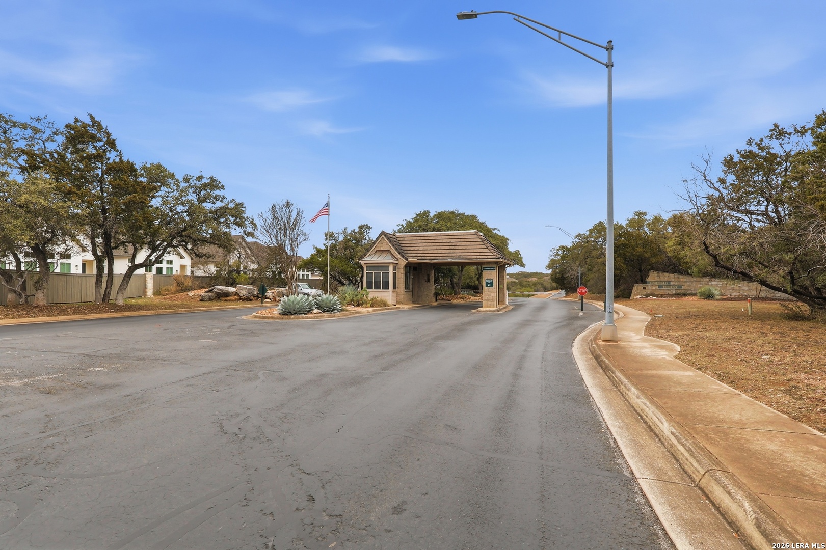 18339 Emerald Oaks
