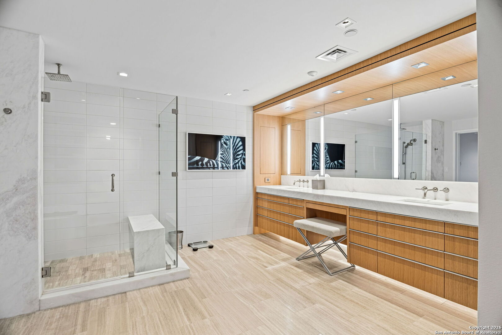 200 Patterson UNIT 118