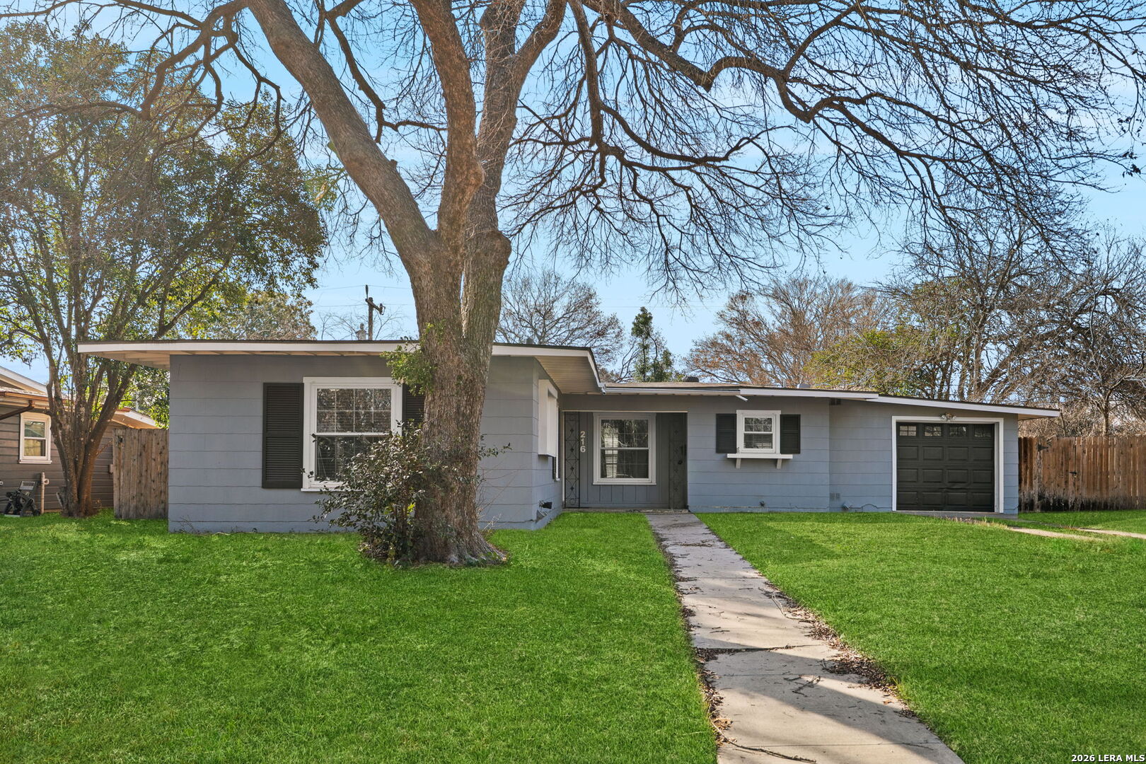 216 Devonshire