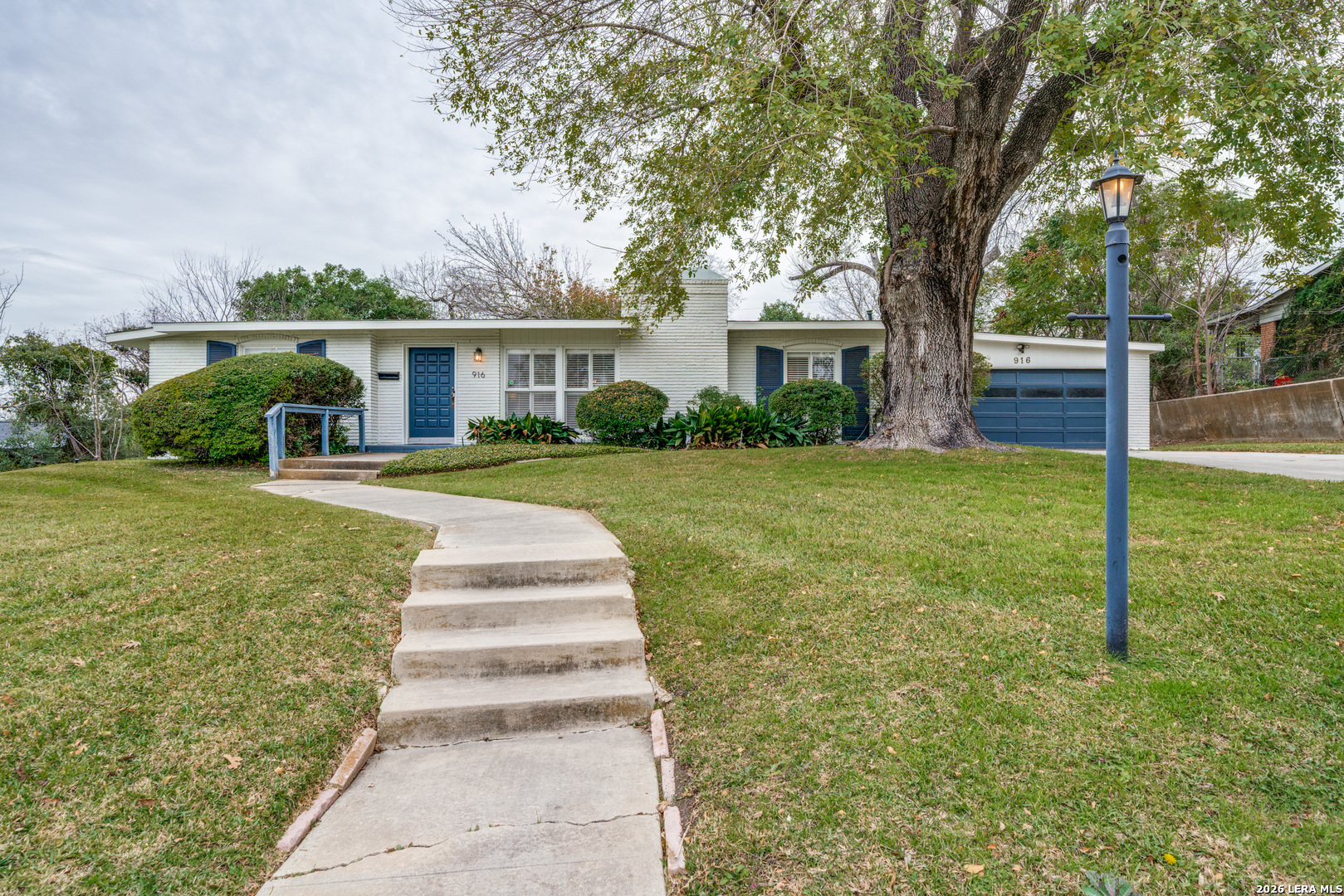 916 Morningside