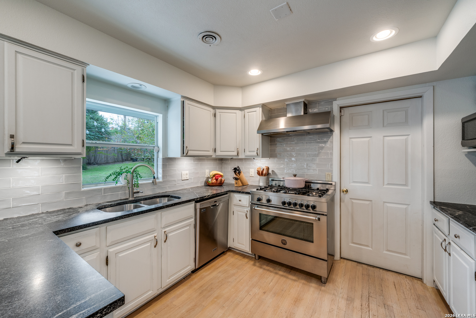 916 Morningside