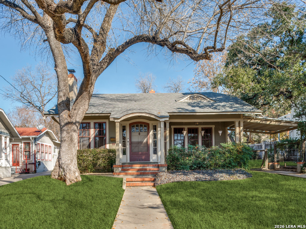 325 E Huisache