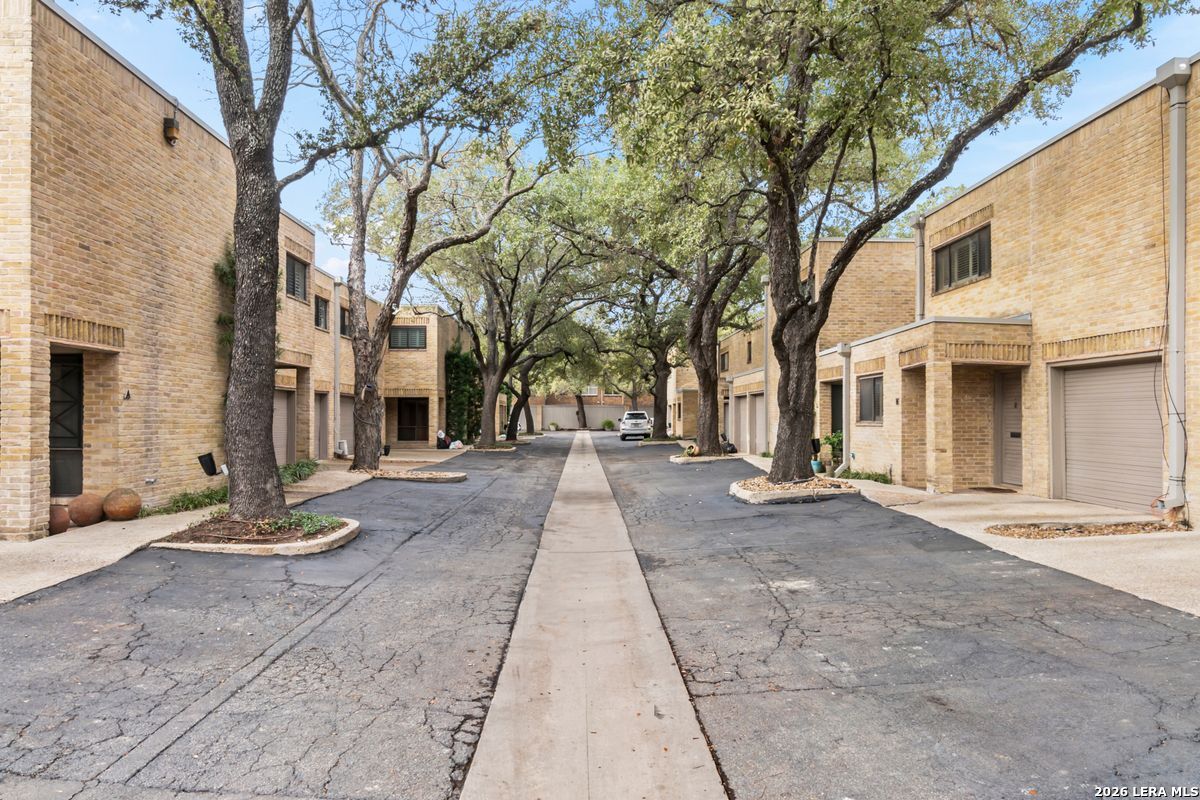 8123 N New Braunfels M