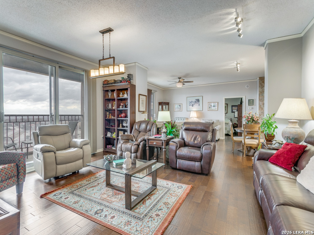 1 Towers Park 1617/1618