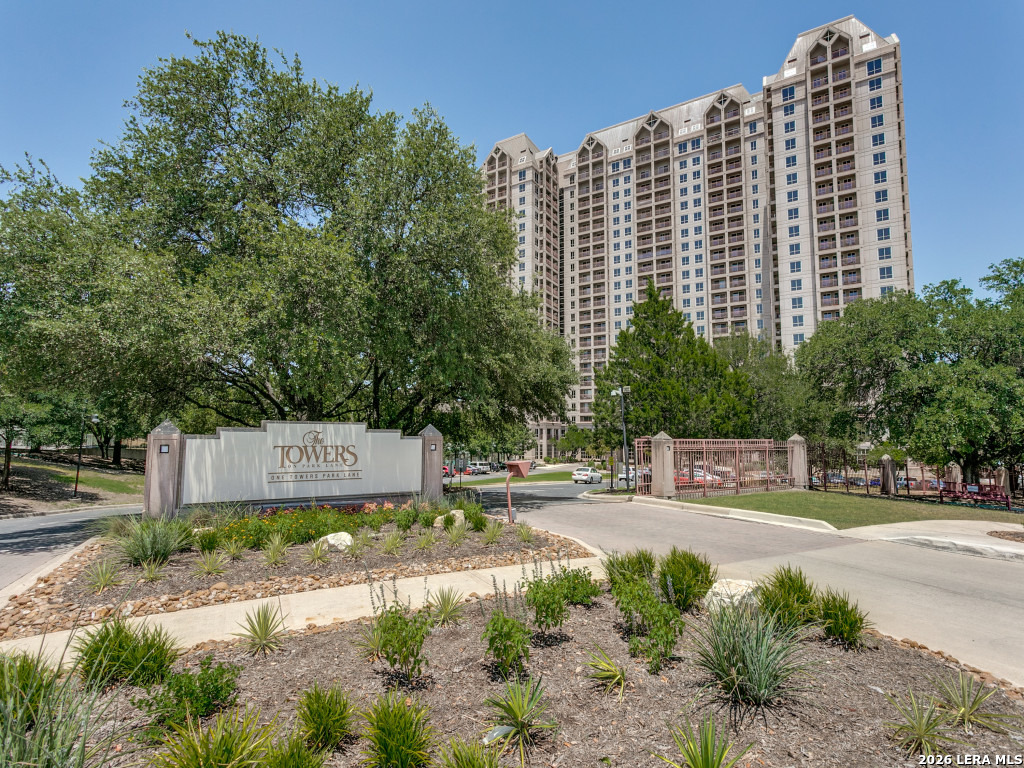 1 Towers Park 1617/1618