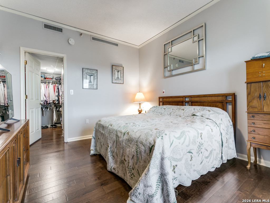 1 Towers Park 1617/1618