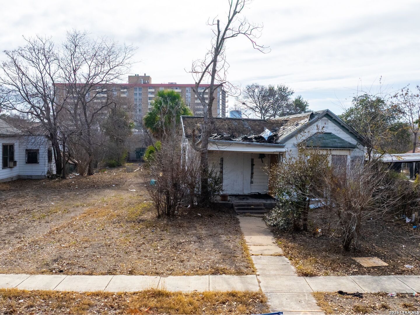 724 W Poplar