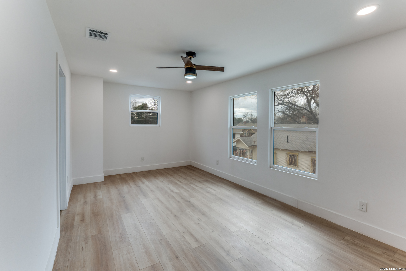 323 E Lambert