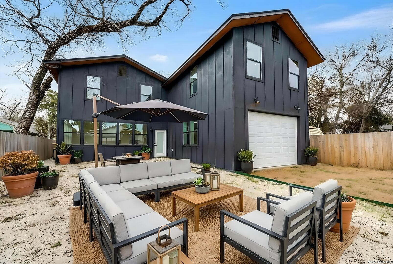 323 E Lambert