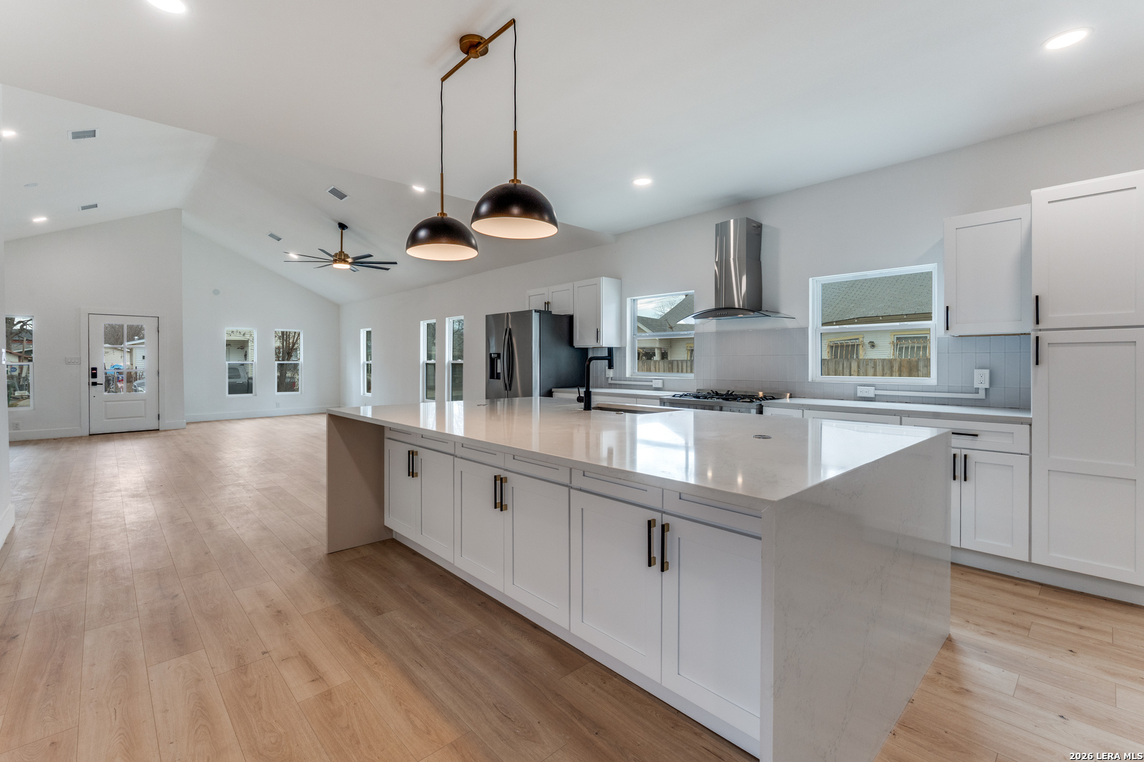 323 E Lambert