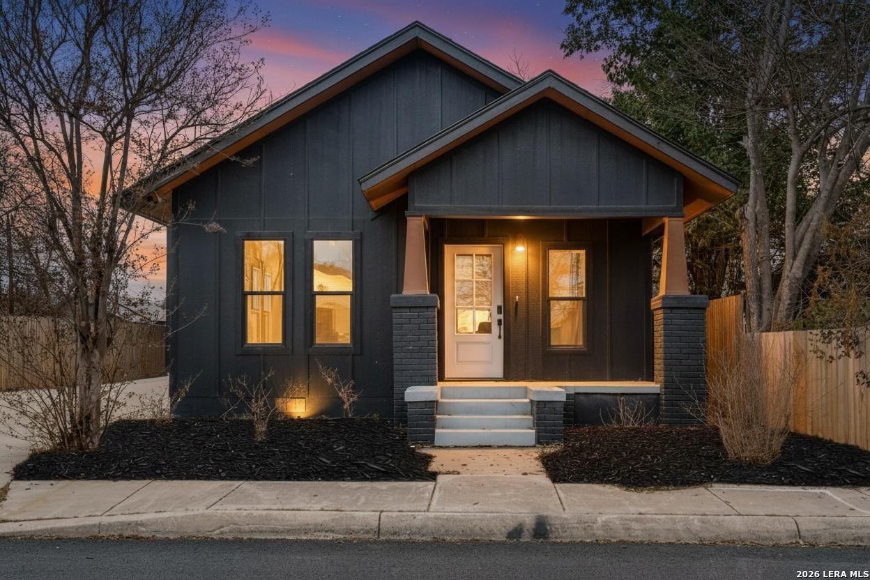 323 E Lambert