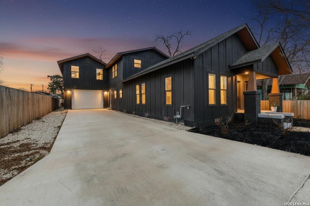 323 E Lambert