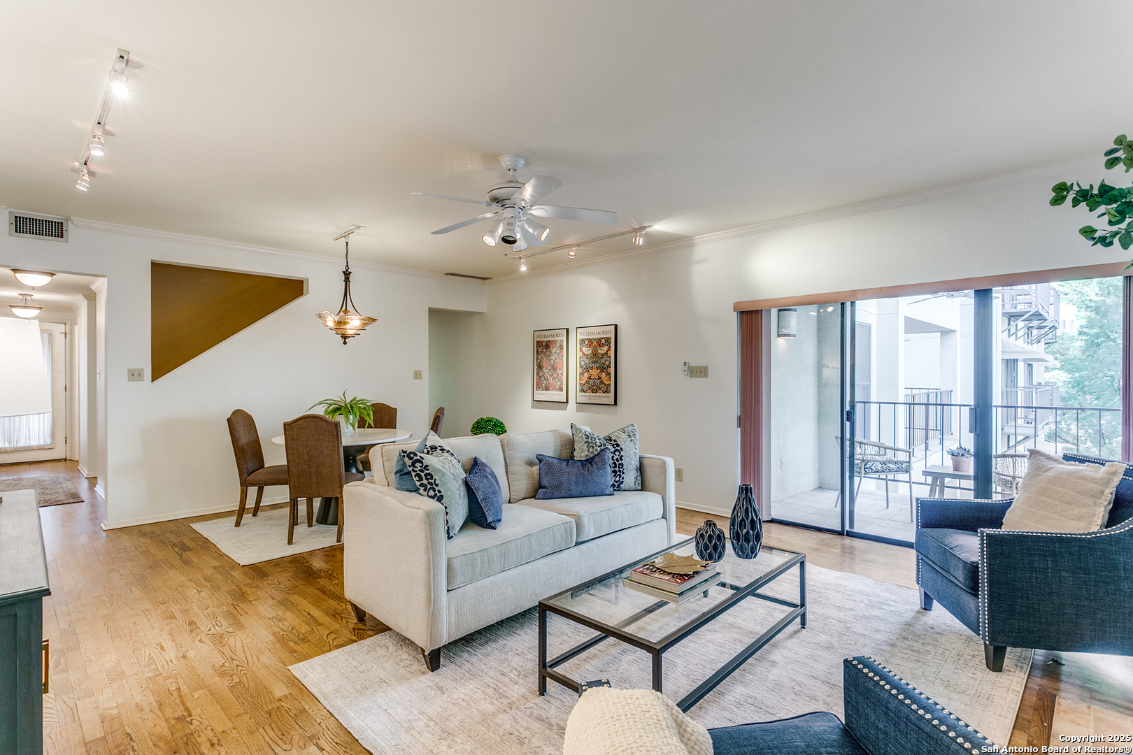 1022 Navarro 306