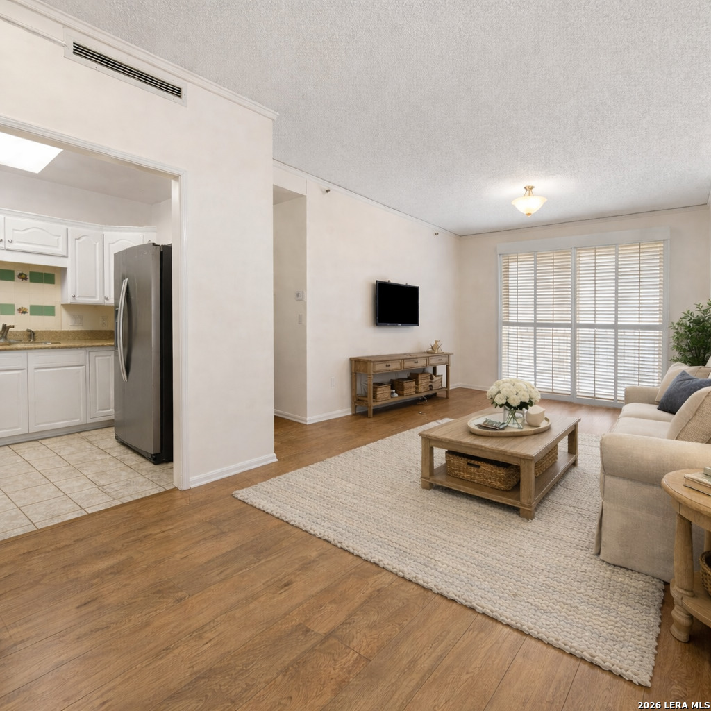 1 Towers Park Ln 1810