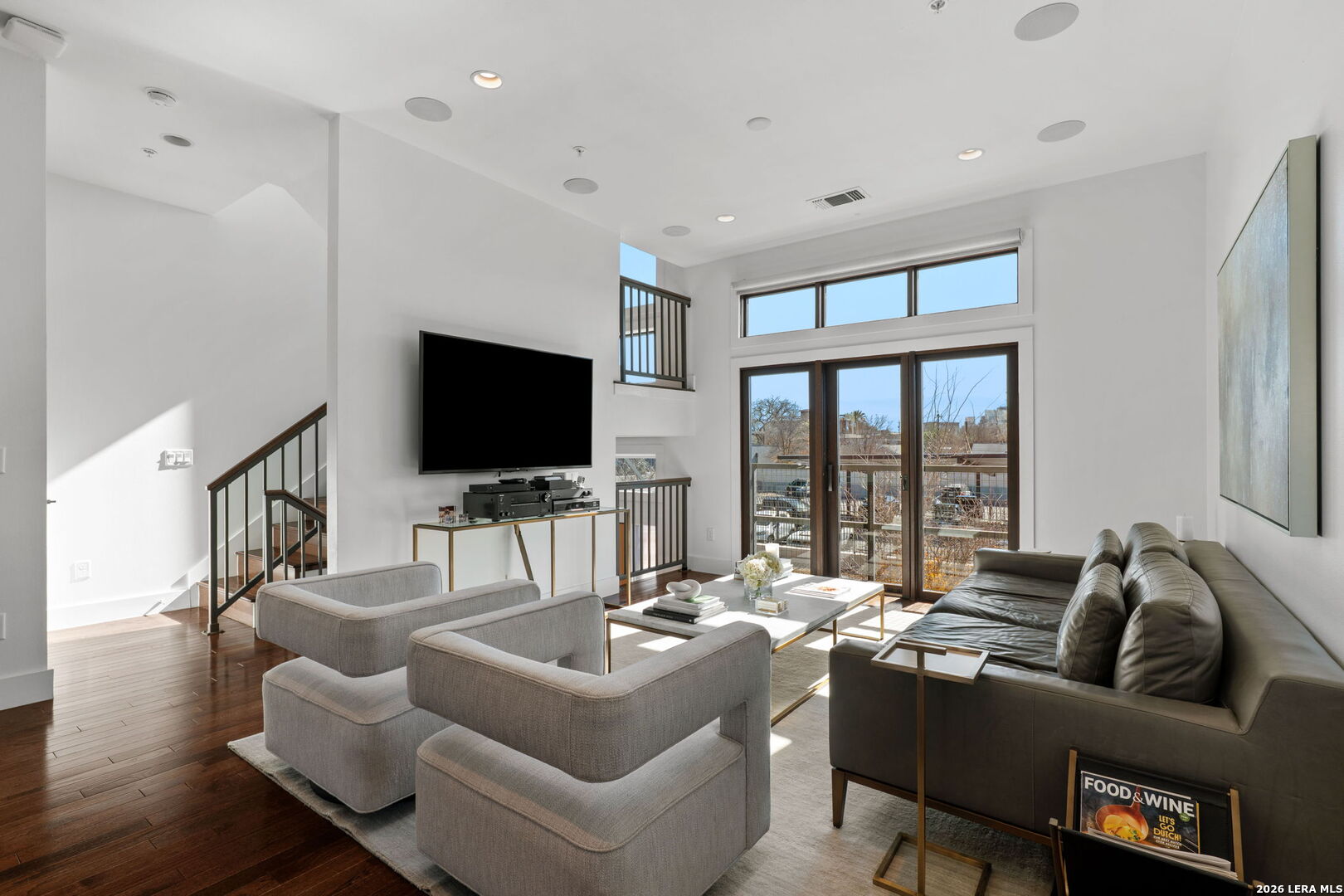 318 W Grayson 204