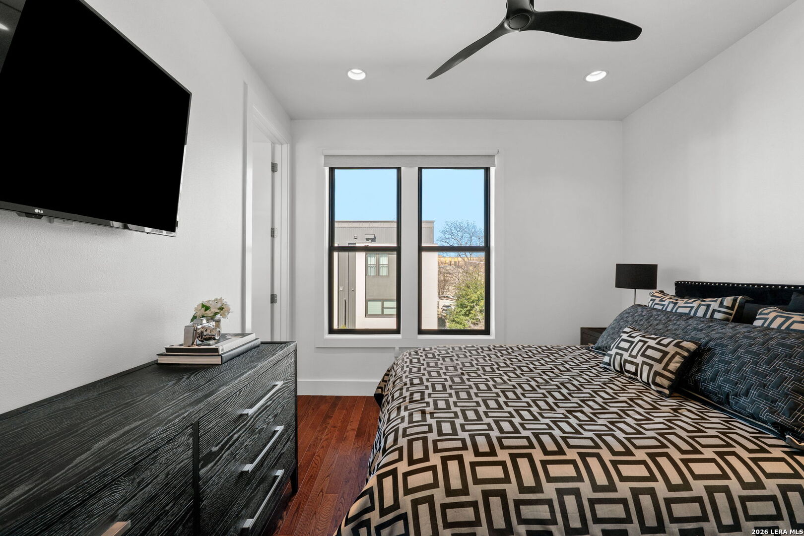 318 W Grayson 204