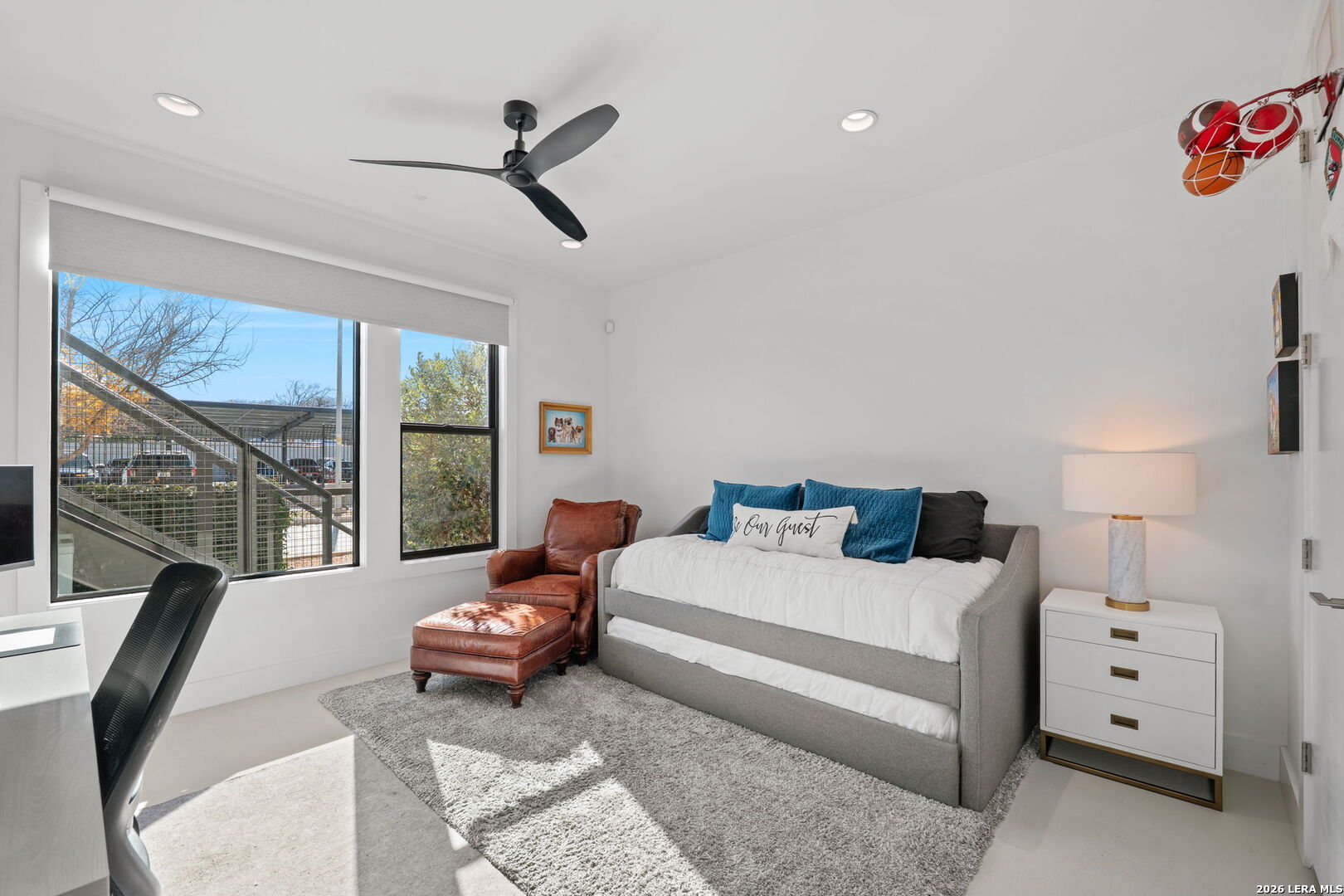 318 W Grayson 204