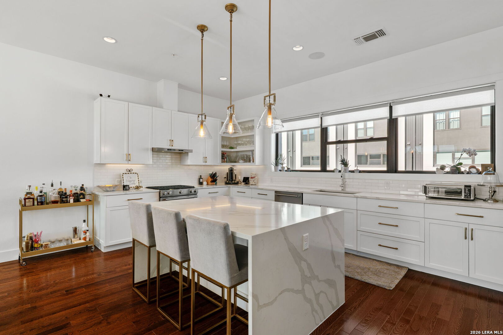 318 W Grayson 204