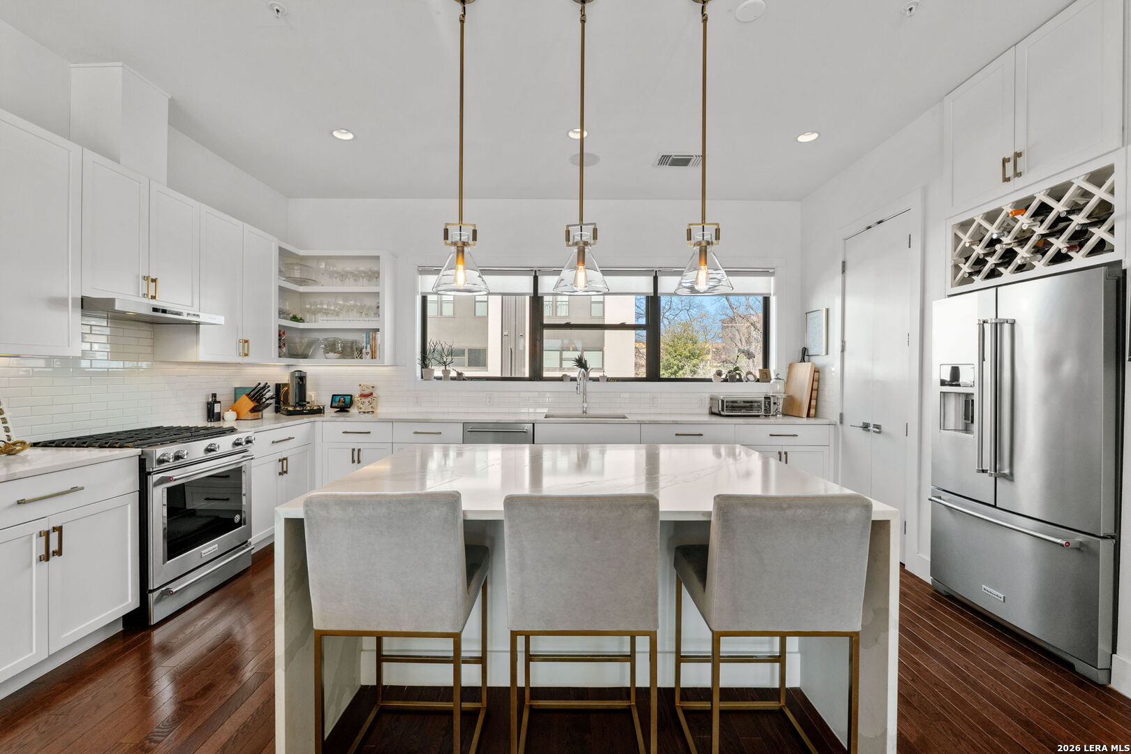 318 W Grayson 204
