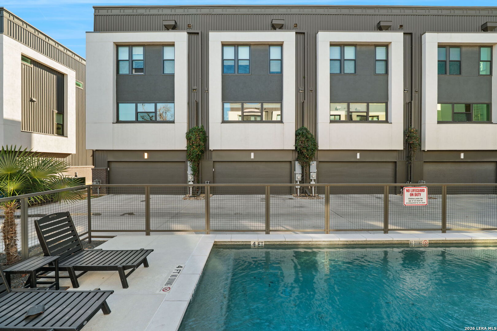 318 W Grayson 204