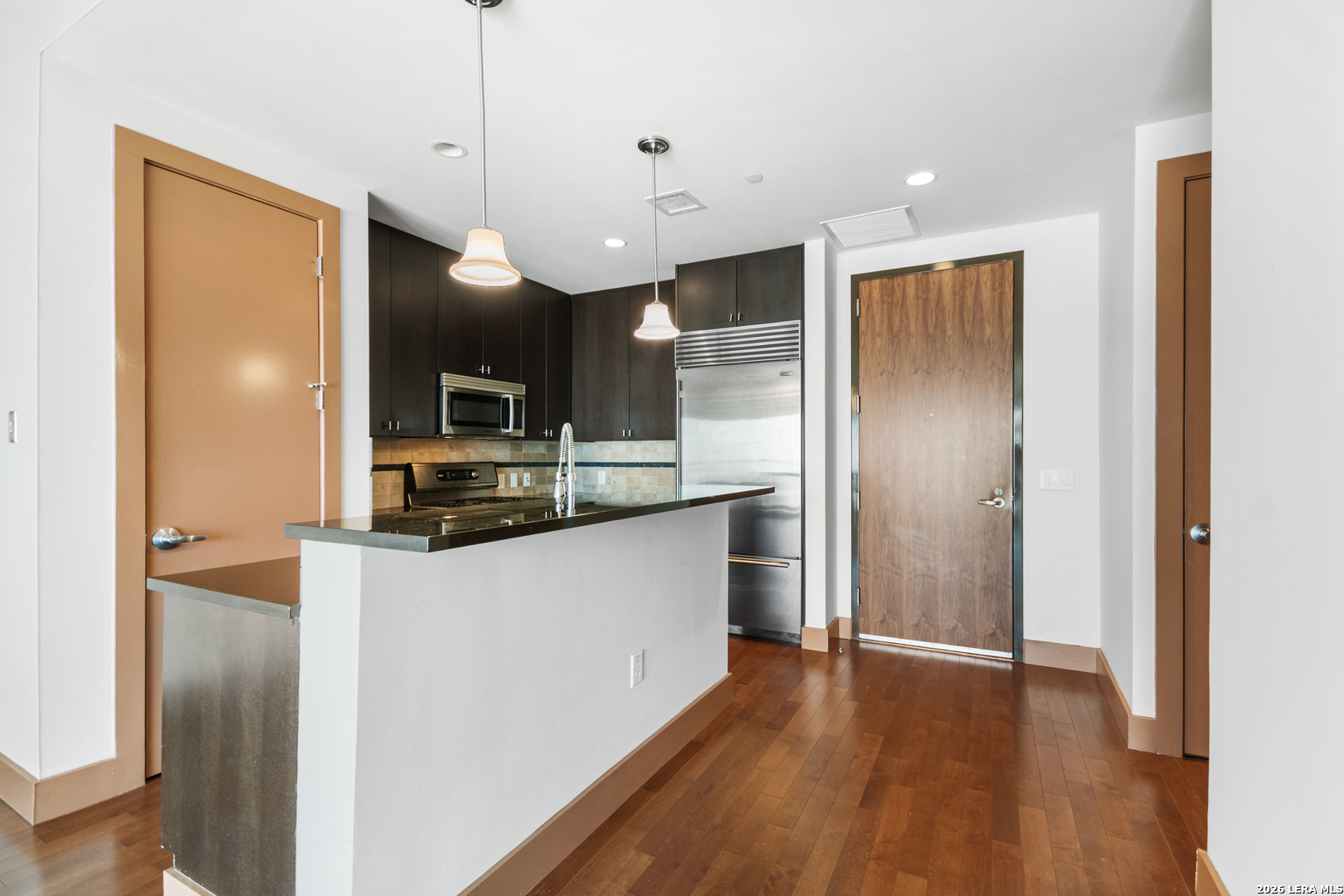 610 E Market 2606