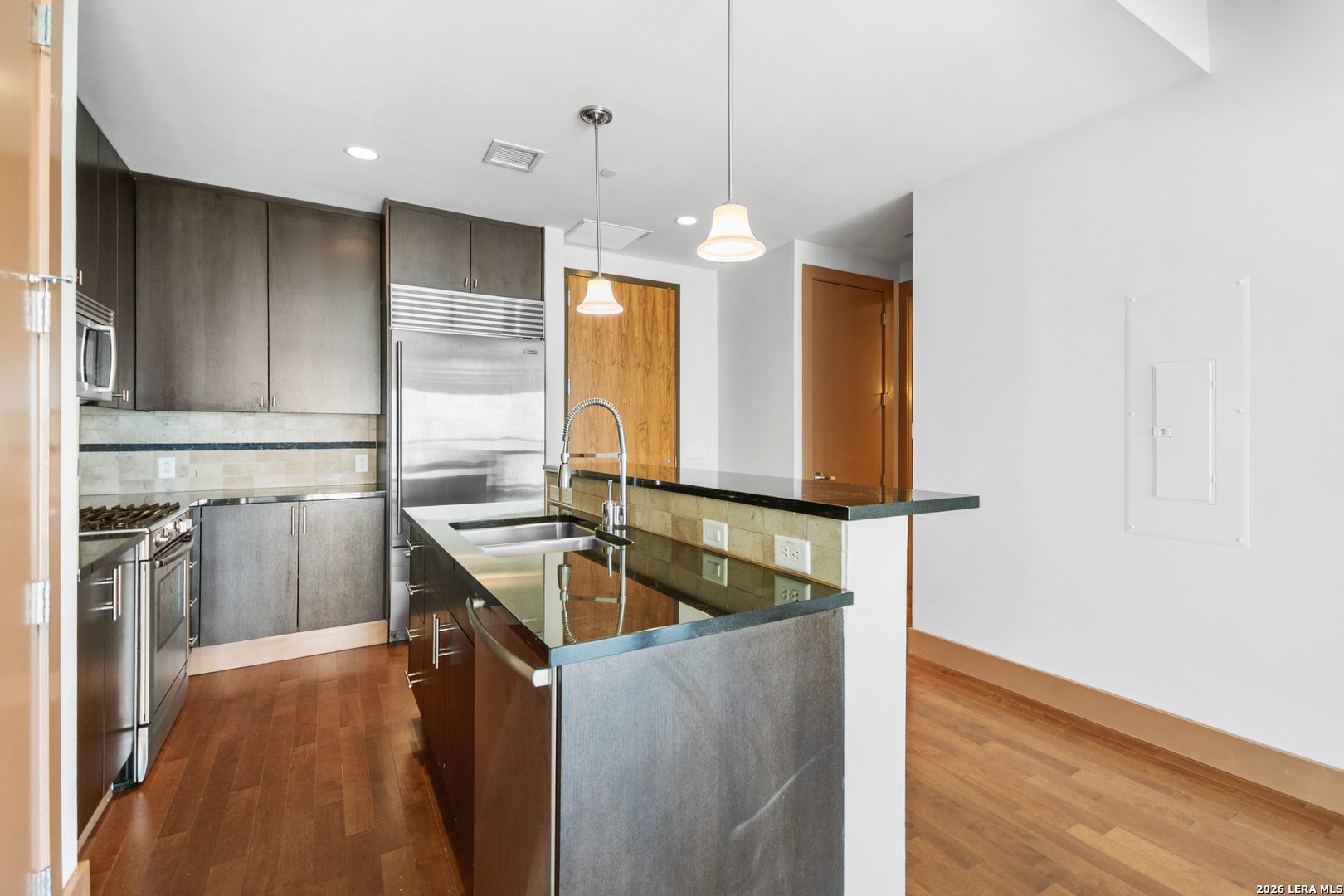 610 E Market 2606
