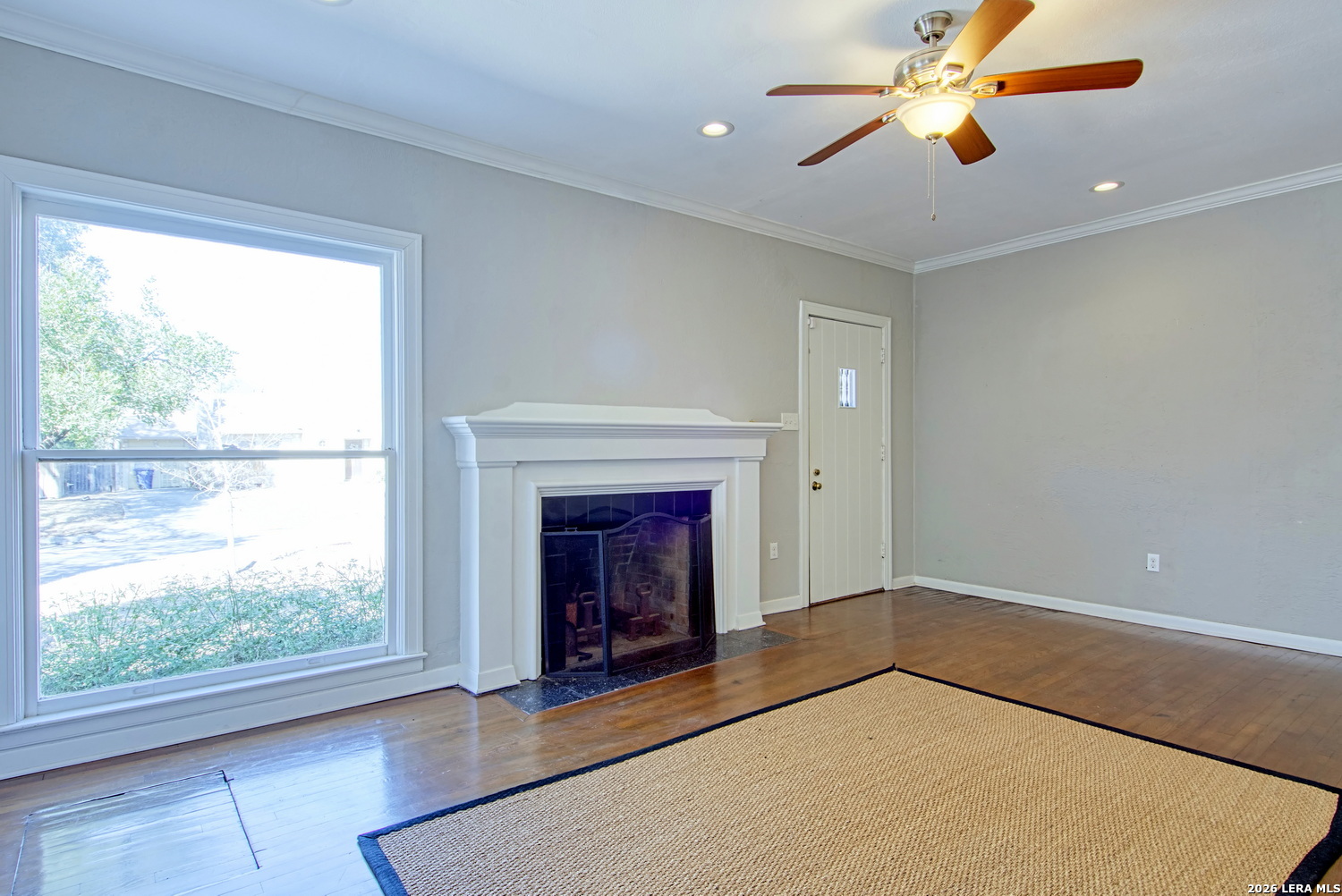 204 Lovera Blvd