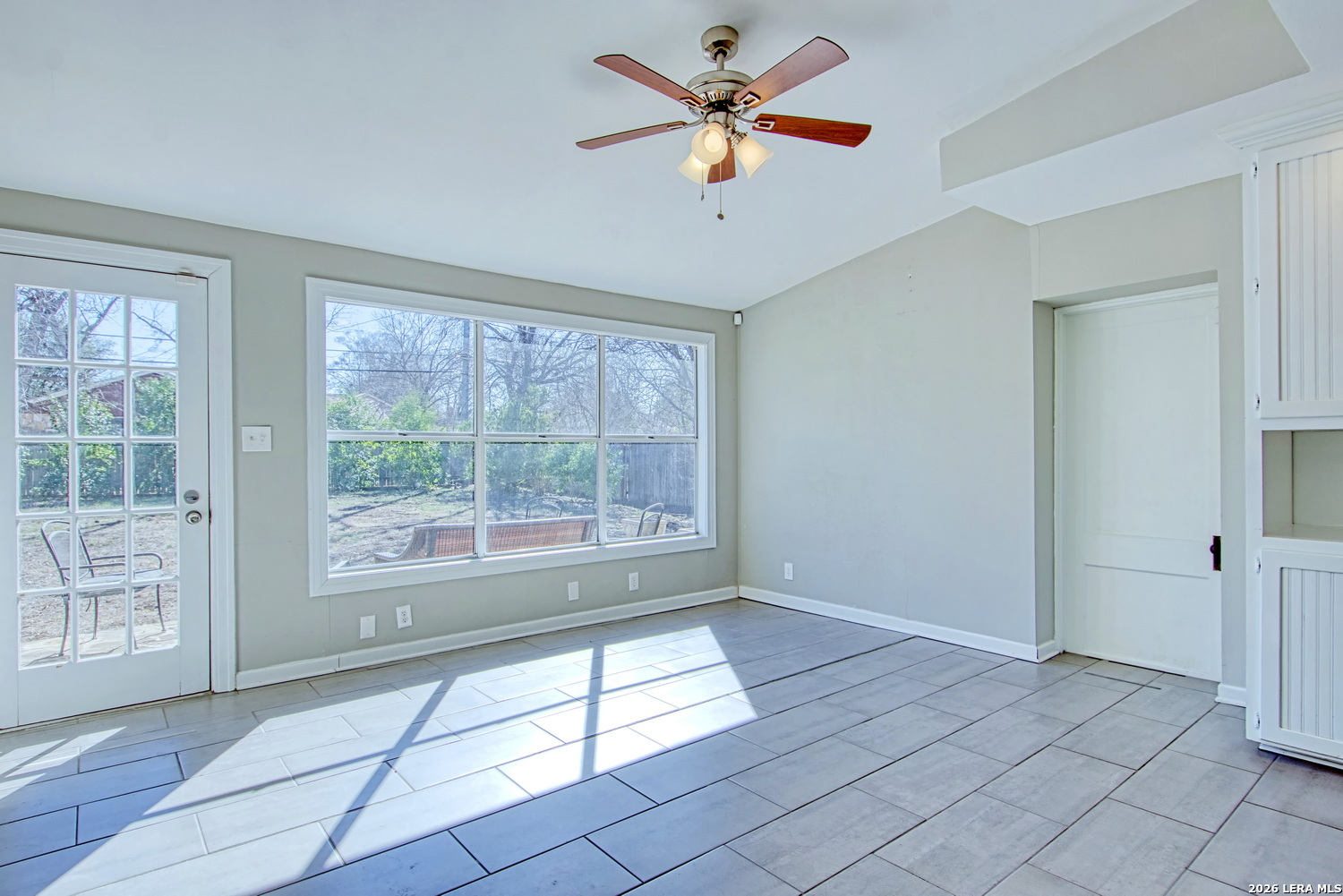 204 Lovera Blvd