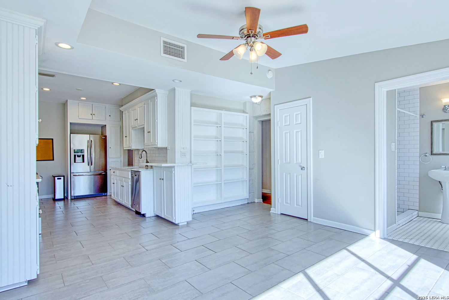 204 Lovera Blvd