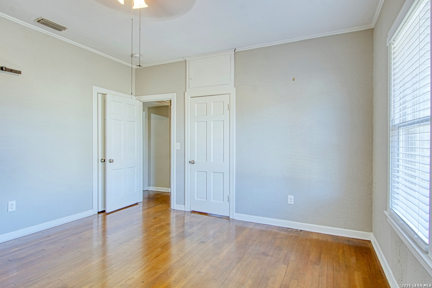 204 Lovera Blvd