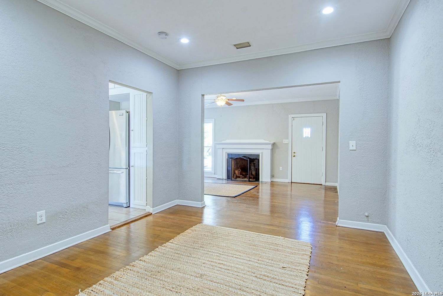 204 Lovera Blvd