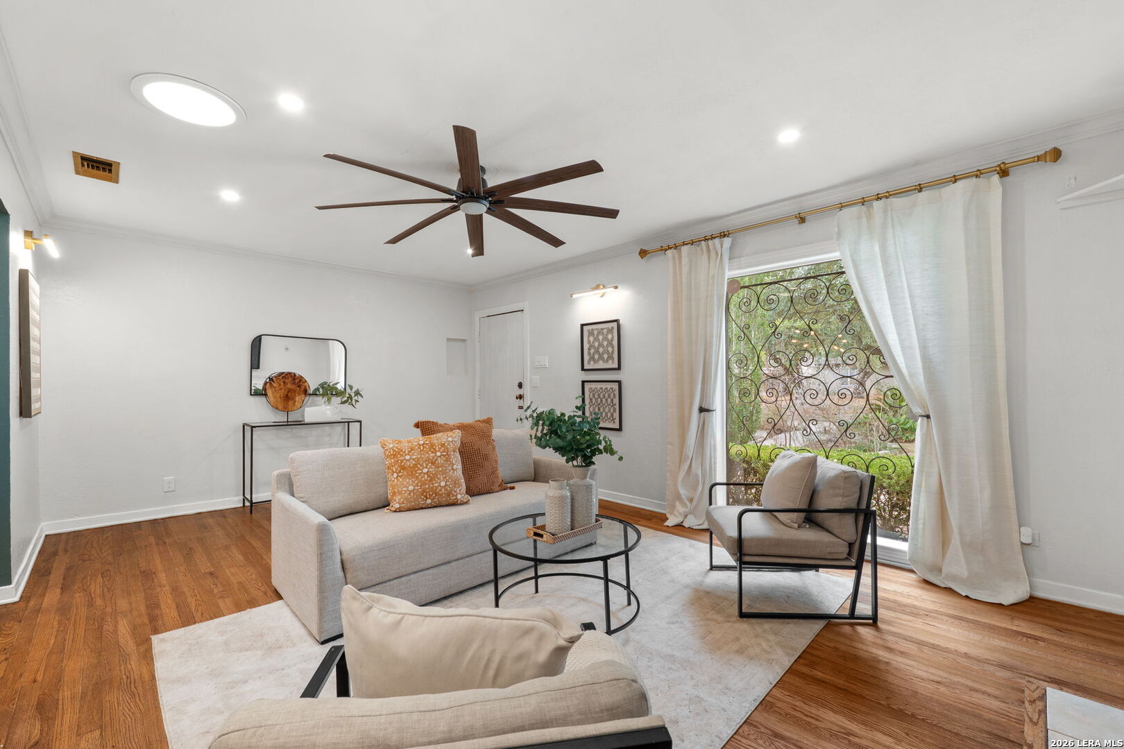 454 Paseo Encinal
