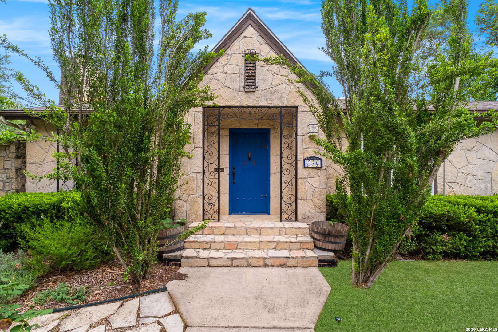 454 Paseo Encinal