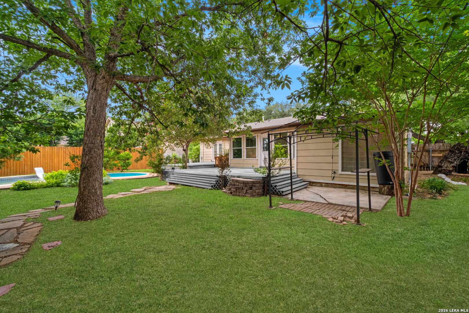 454 Paseo Encinal