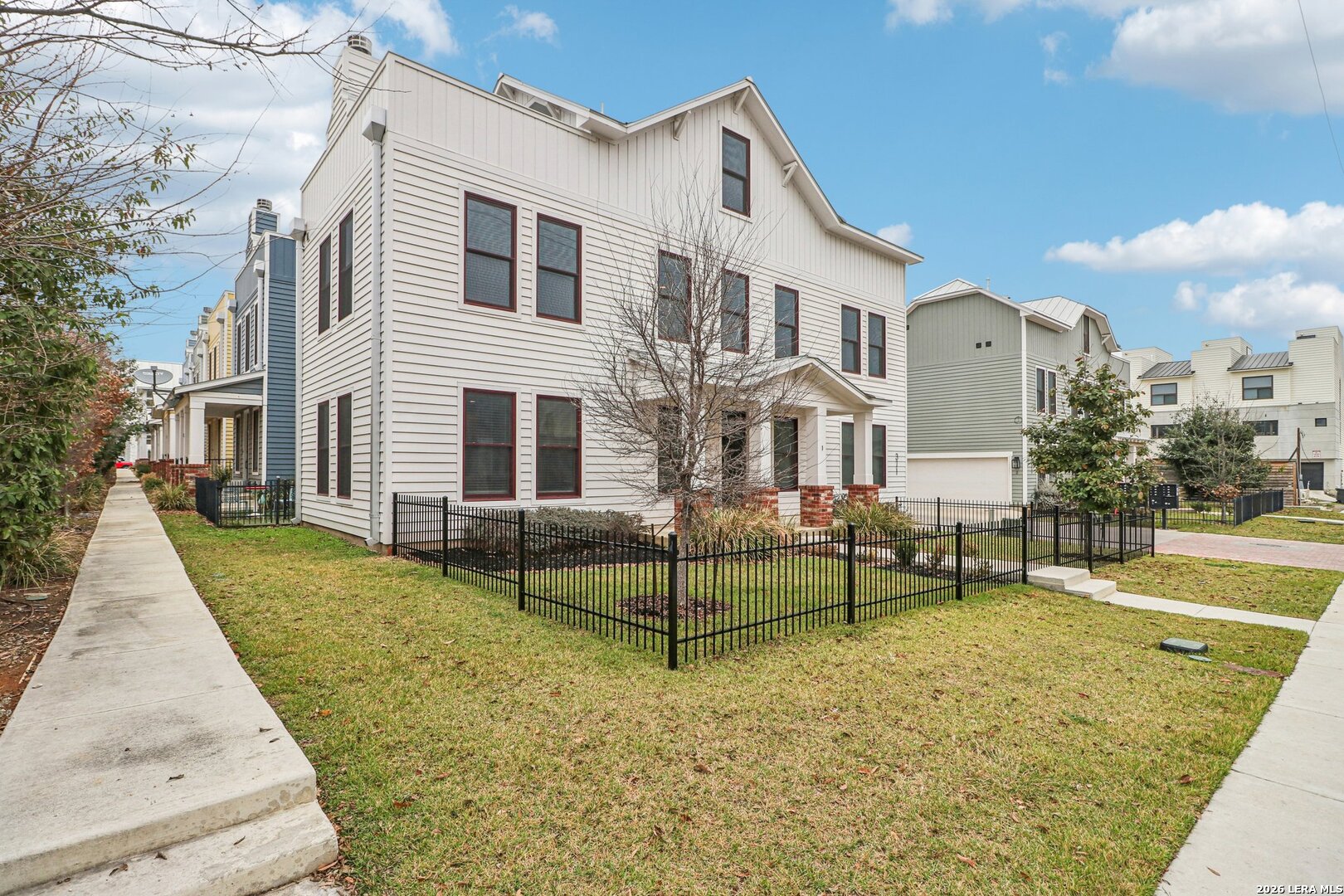 311 E Evergreen #1