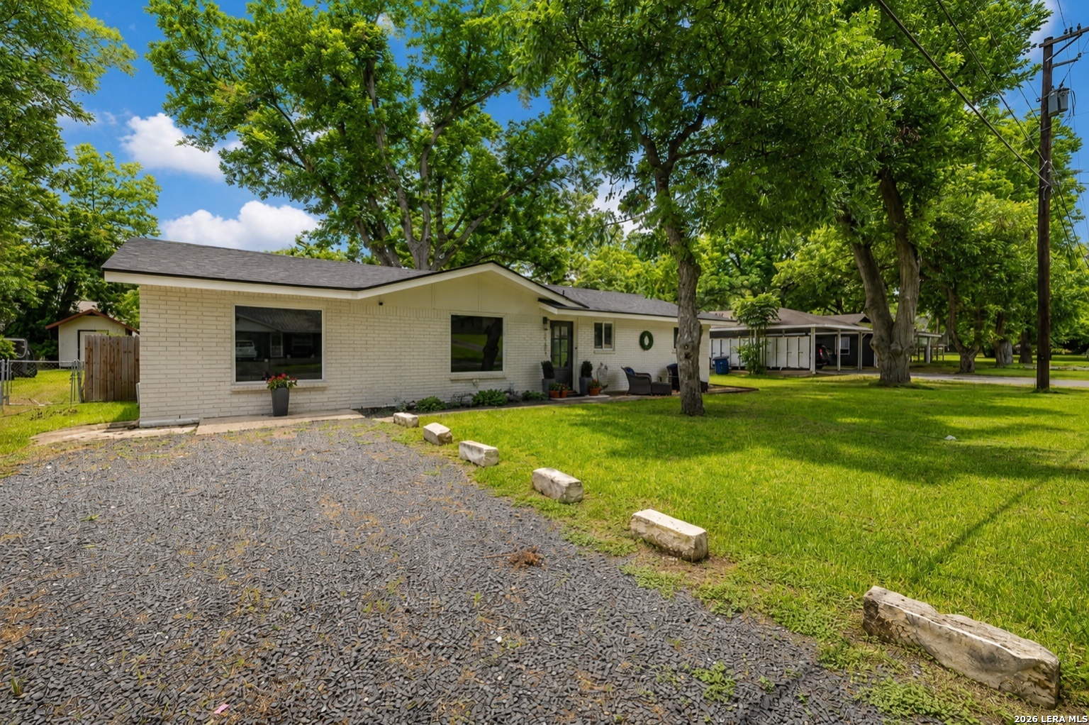 2151 Gruene