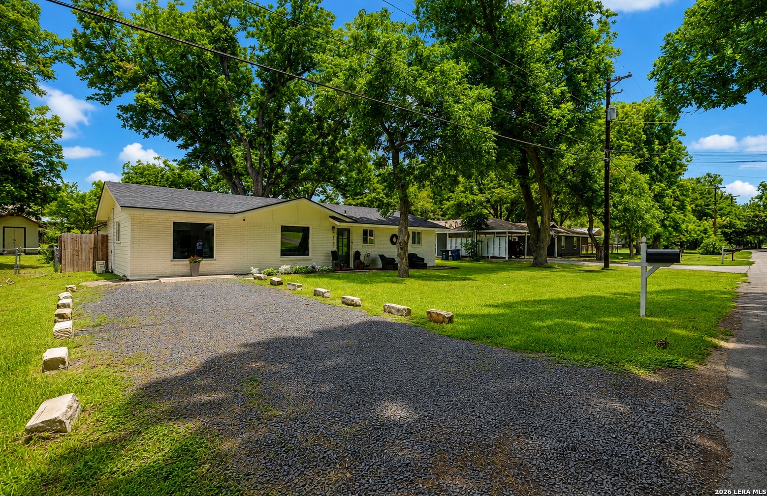 2151 Gruene