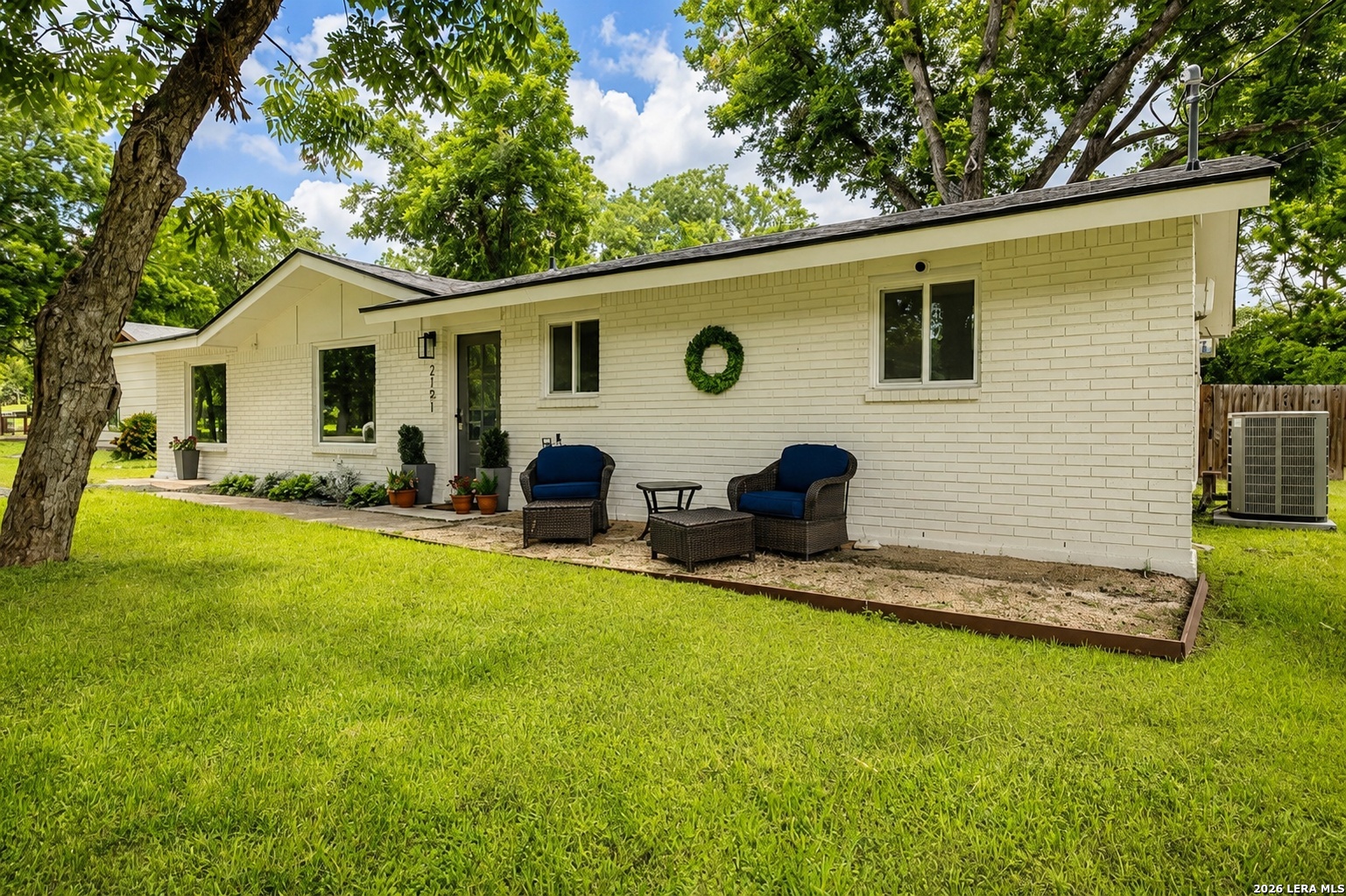 2151 Gruene