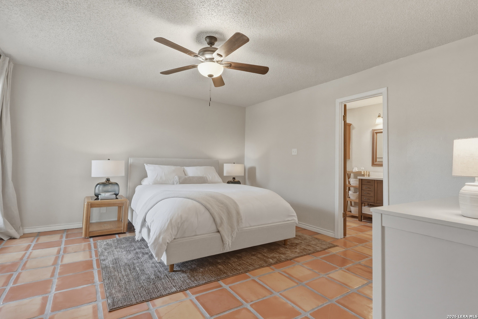 15127 Forest Country