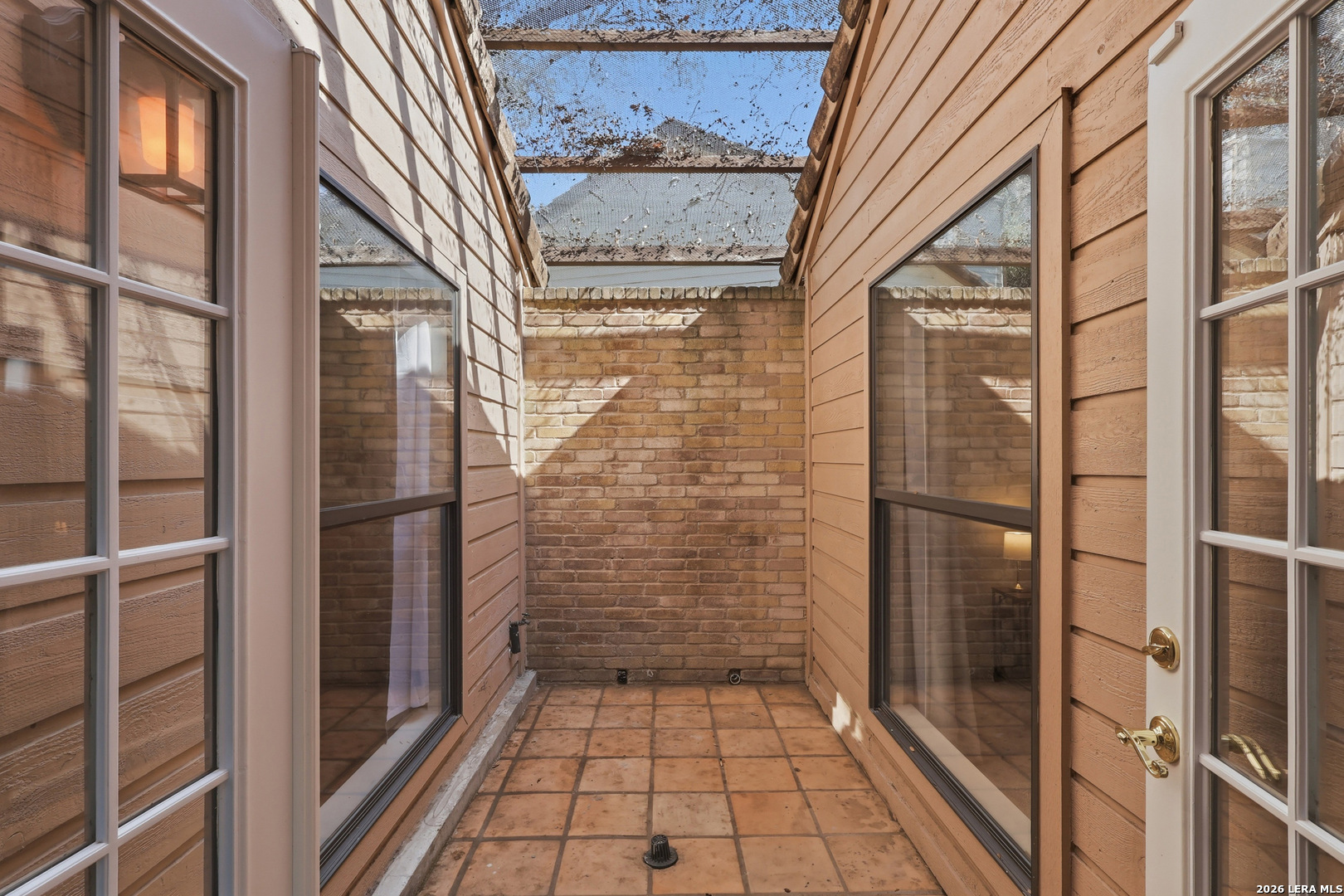 15127 Forest Country