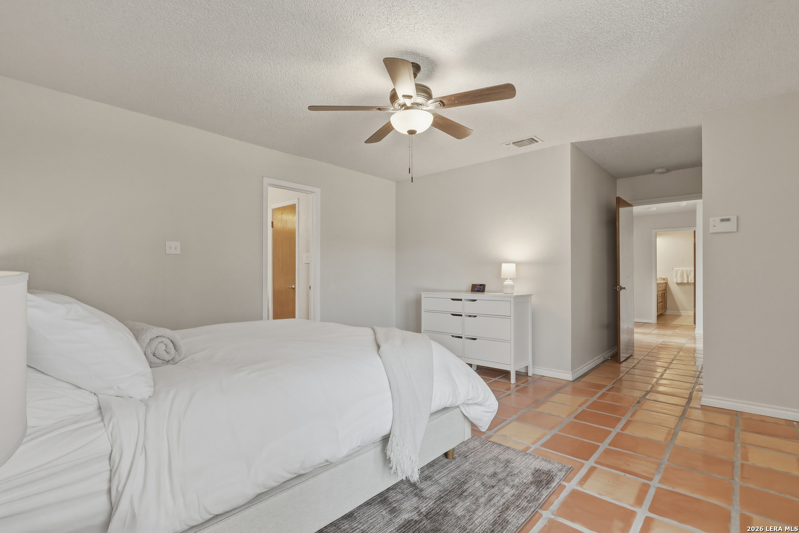 15127 Forest Country