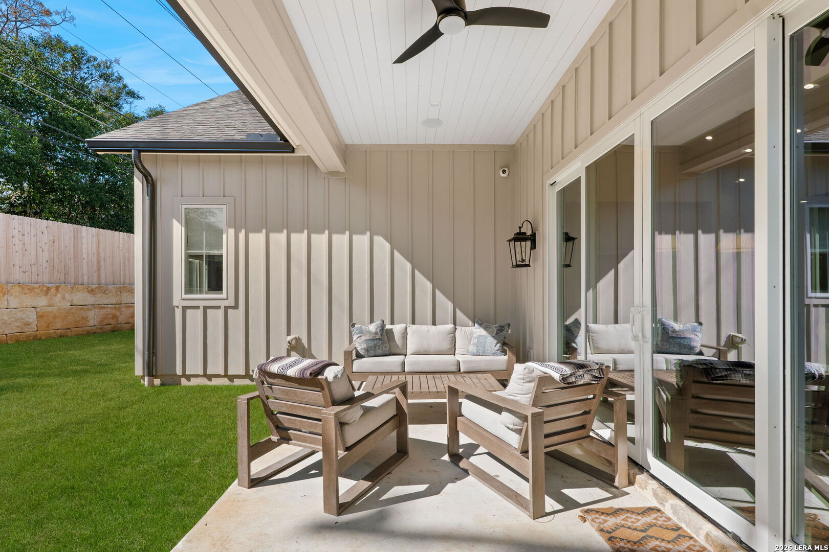 808 Canterbury Hill