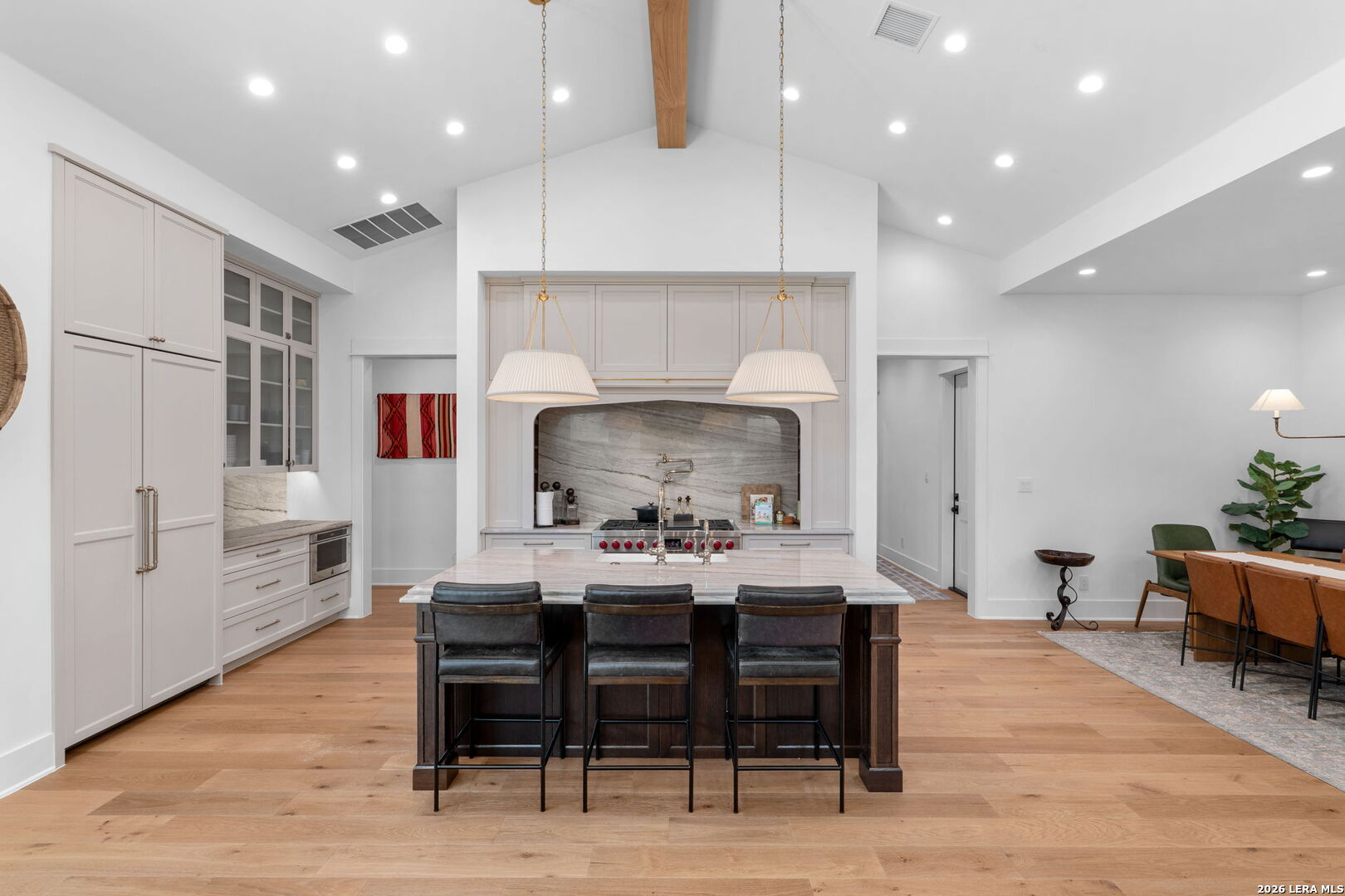 808 Canterbury Hill