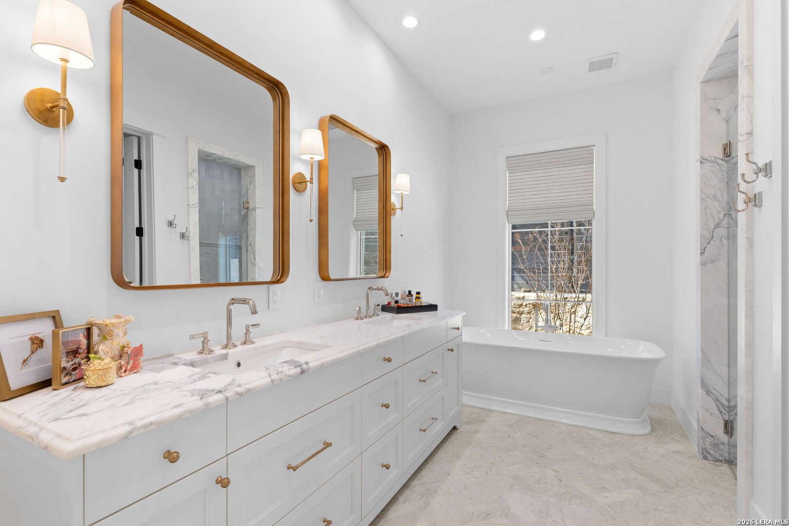 808 Canterbury Hill