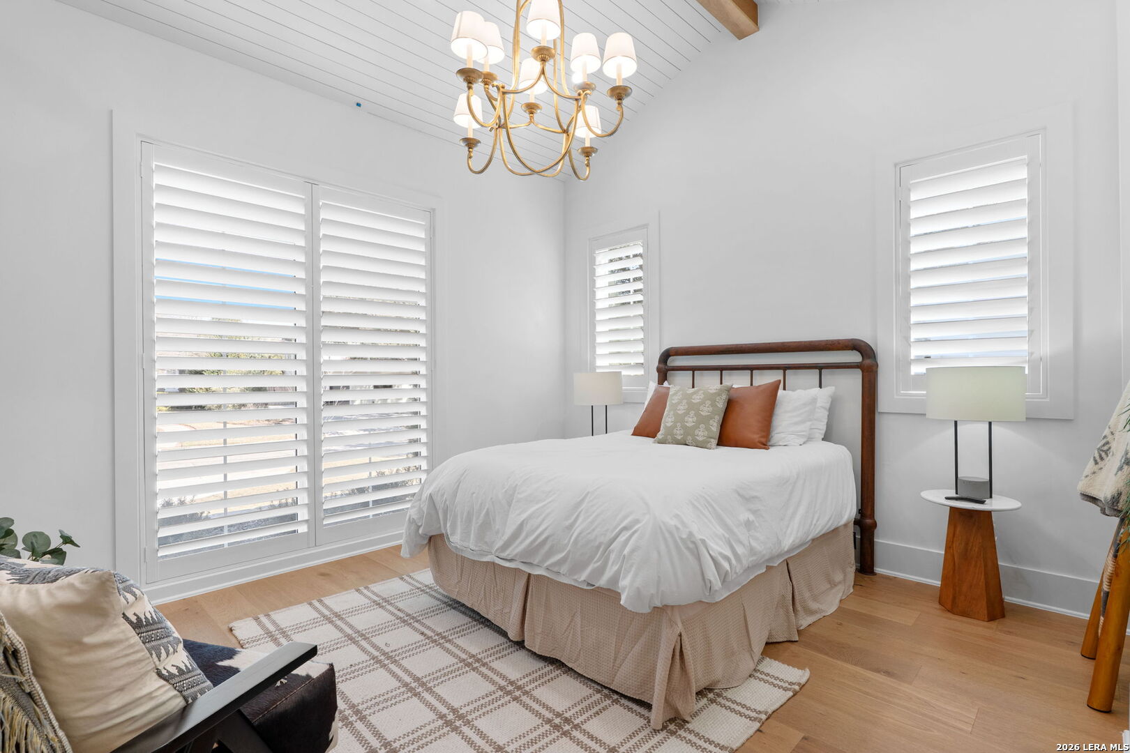 808 Canterbury Hill