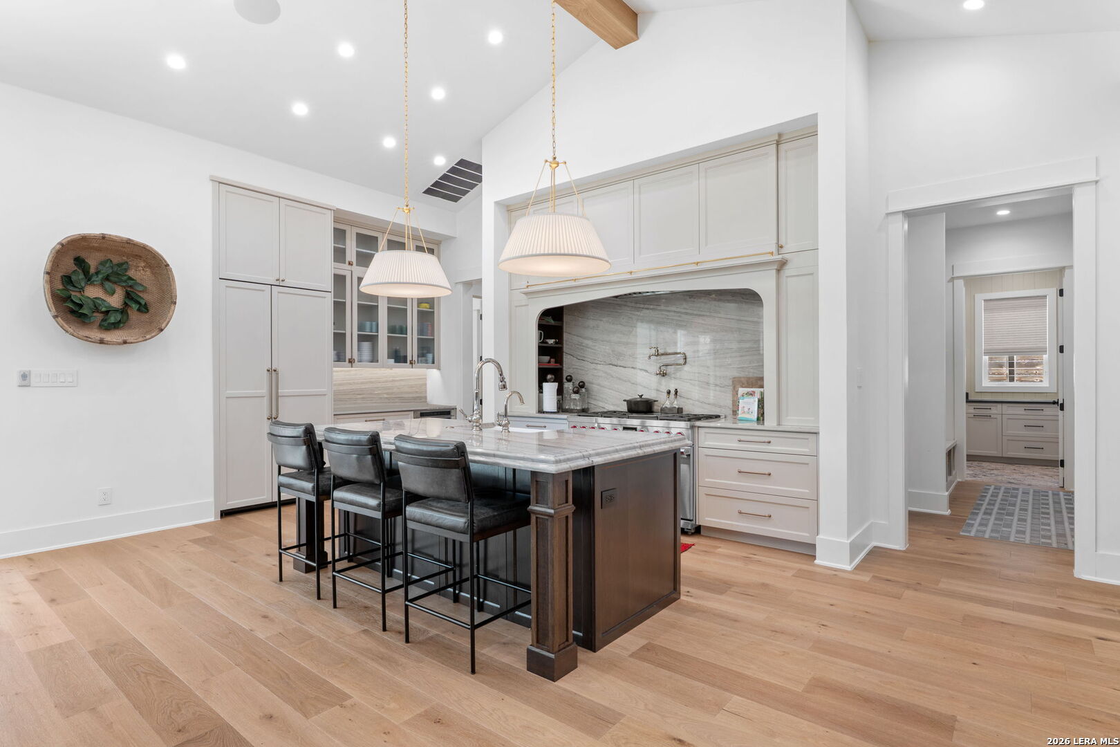 808 Canterbury Hill